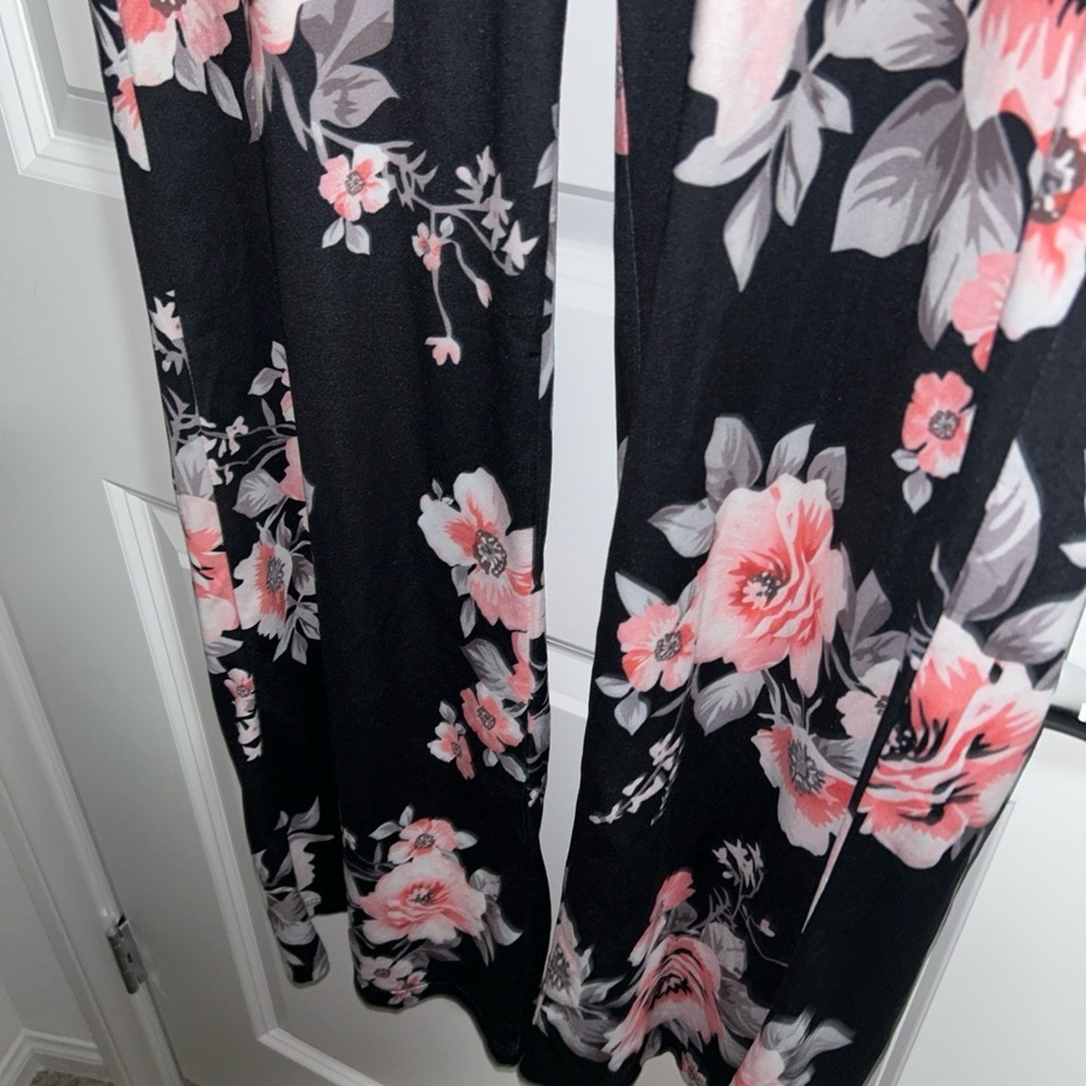 Gracyoga, Black and Pink Floral Wide Leg Yoga Pants Medium - Picture 3 of 5